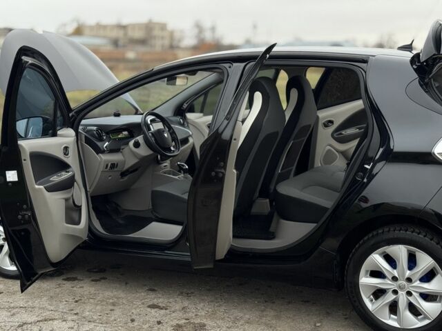 Чорний Рено Зое, об'ємом двигуна 0 л та пробігом 140 тис. км за 7600 $, фото 9 на Automoto.ua