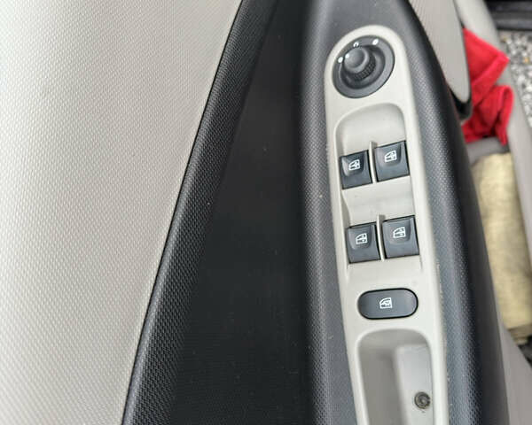 Чорний Рено Зое, об'ємом двигуна 0 л та пробігом 126 тис. км за 6999 $, фото 18 на Automoto.ua