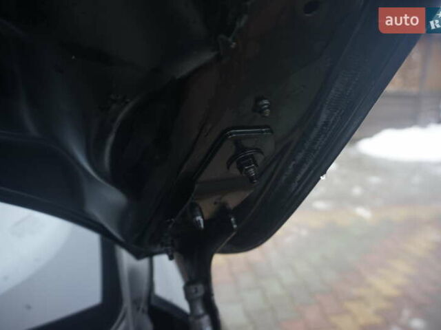 Черный Рено Зое, объемом двигателя 0 л и пробегом 178 тыс. км за 6444 $, фото 51 на Automoto.ua