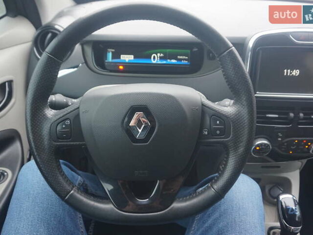 Черный Рено Зое, объемом двигателя 0 л и пробегом 156 тыс. км за 6555 $, фото 30 на Automoto.ua