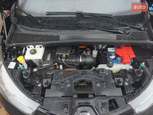 Черный Рено Зое, объемом двигателя 0 л и пробегом 101 тыс. км за 7222 $, фото 50 на Automoto.ua