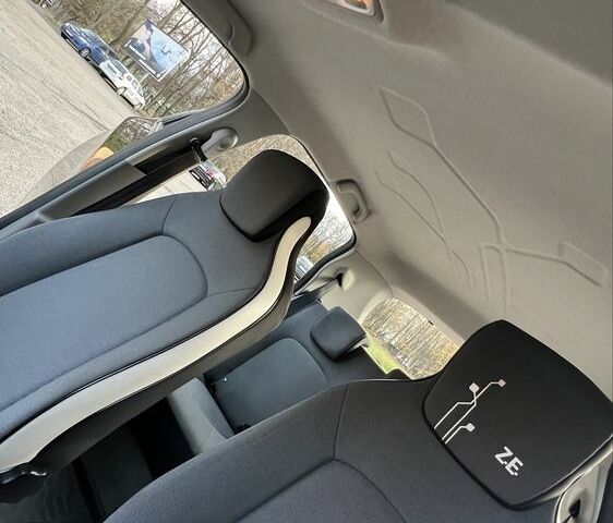 Рено Зое 2015 у Івано-Франківську на Automoto.ua Чорний Рено Зое, об'ємом двигуна 0 л та пробігом 153 тис. км за 6800 $, фото 4 на Automoto.ua