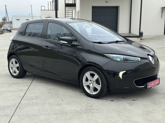 Черный Рено Зое, объемом двигателя 0 л и пробегом 103 тыс. км за 5999 $, фото 2 на Automoto.ua