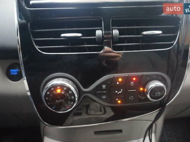 Черный Рено Зое, объемом двигателя 0 л и пробегом 101 тыс. км за 7222 $, фото 33 на Automoto.ua