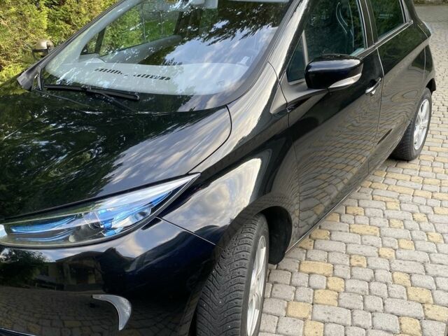Черный Рено Зое, объемом двигателя 0 л и пробегом 94 тыс. км за 6500 $, фото 1 на Automoto.ua