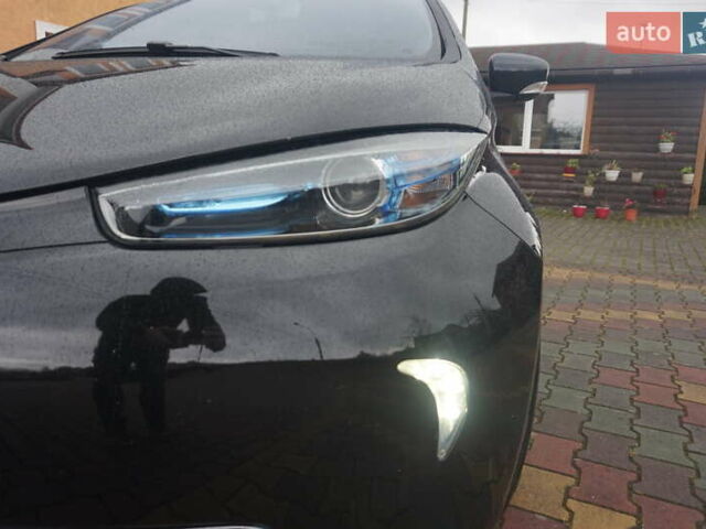 Черный Рено Зое, объемом двигателя 0 л и пробегом 101 тыс. км за 7222 $, фото 20 на Automoto.ua