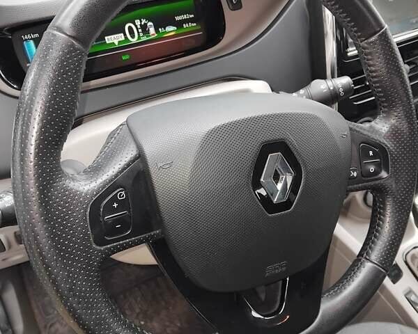 Черный Рено Зое, объемом двигателя 0 л и пробегом 102 тыс. км за 7900 $, фото 7 на Automoto.ua