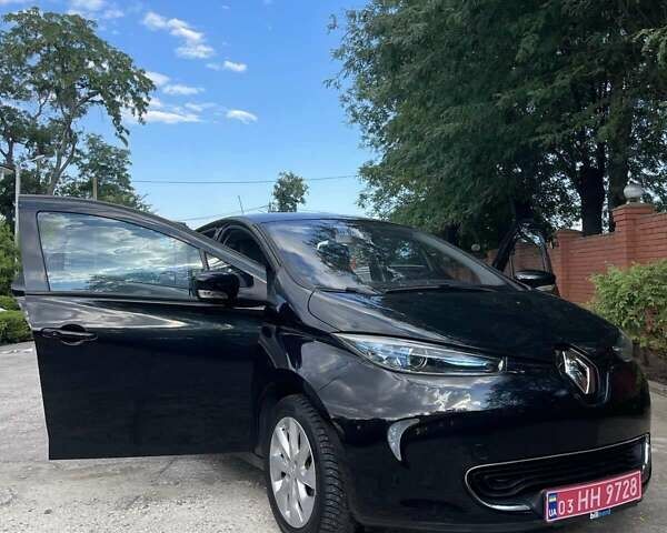 Черный Рено Зое, объемом двигателя 0 л и пробегом 33 тыс. км за 8900 $, фото 1 на Automoto.ua