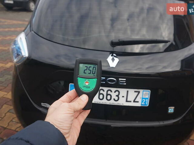 Черный Рено Зое, объемом двигателя 0 л и пробегом 45 тыс. км за 7555 $, фото 71 на Automoto.ua