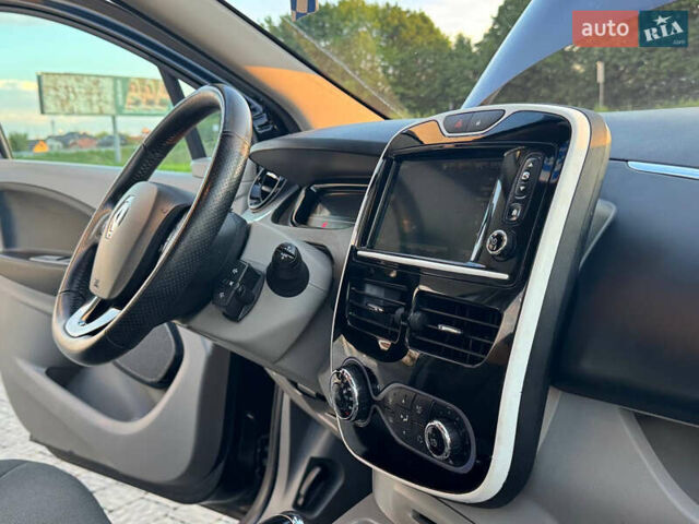 Черный Рено Зое, объемом двигателя 0 л и пробегом 89 тыс. км за 6700 $, фото 37 на Automoto.ua