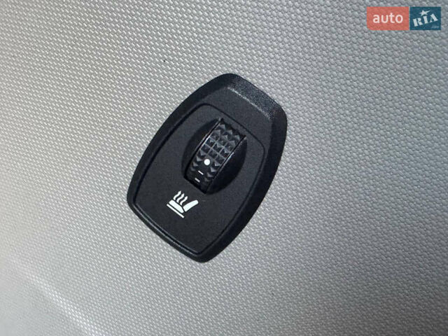 Черный Рено Зое, объемом двигателя 0 л и пробегом 89 тыс. км за 6700 $, фото 22 на Automoto.ua