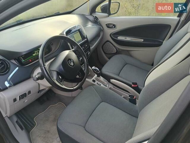 Черный Рено Зое, объемом двигателя 0 л и пробегом 99 тыс. км за 7550 $, фото 12 на Automoto.ua