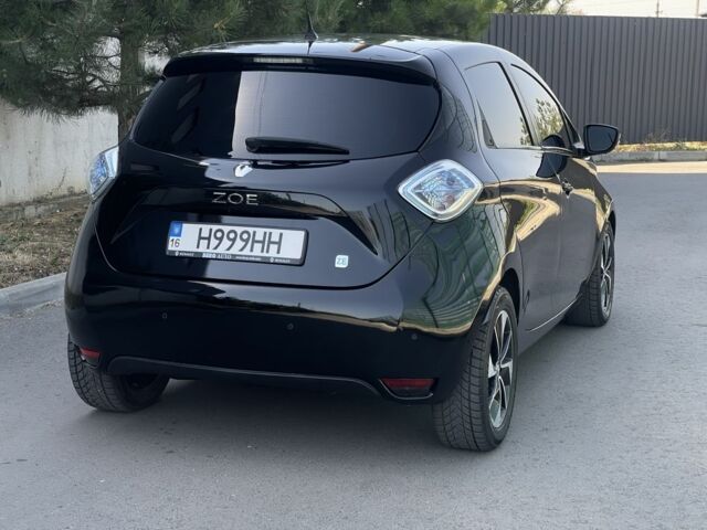 Черный Рено Зое, объемом двигателя 0 л и пробегом 120 тыс. км за 6899 $, фото 6 на Automoto.ua