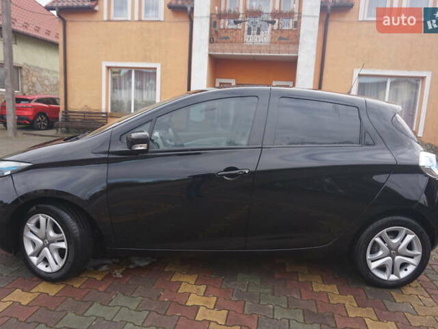 Черный Рено Зое, объемом двигателя 0 л и пробегом 45 тыс. км за 7555 $, фото 19 на Automoto.ua