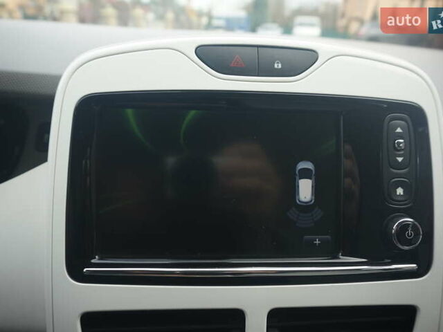 Черный Рено Зое, объемом двигателя 0 л и пробегом 45 тыс. км за 7555 $, фото 32 на Automoto.ua