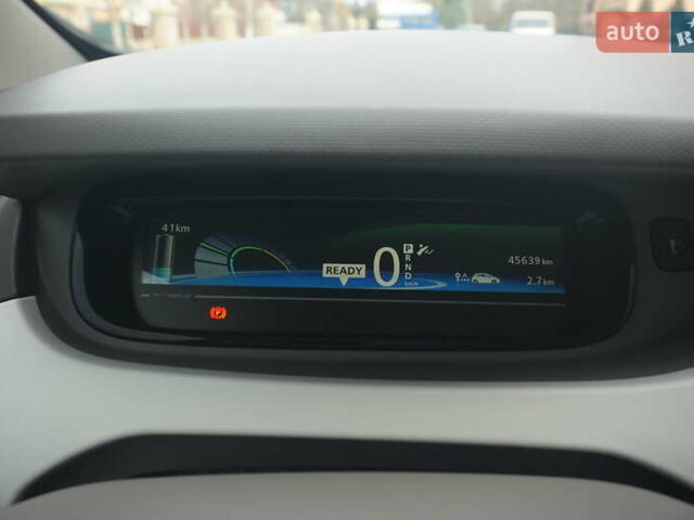 Черный Рено Зое, объемом двигателя 0 л и пробегом 45 тыс. км за 7555 $, фото 30 на Automoto.ua