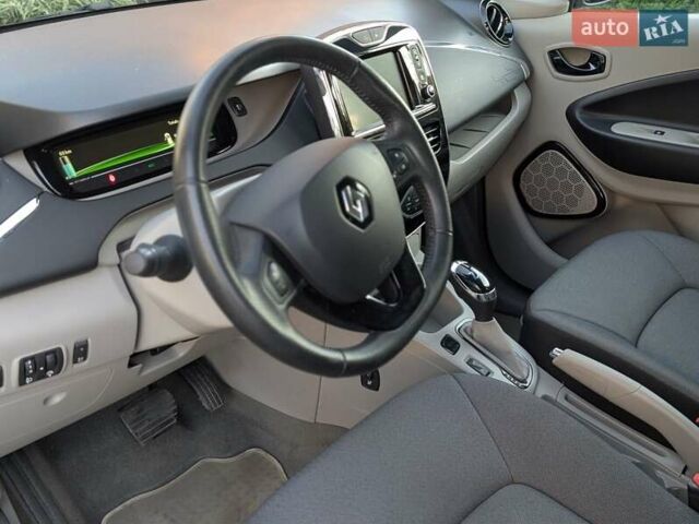 Черный Рено Зое, объемом двигателя 0 л и пробегом 57 тыс. км за 7700 $, фото 24 на Automoto.ua
