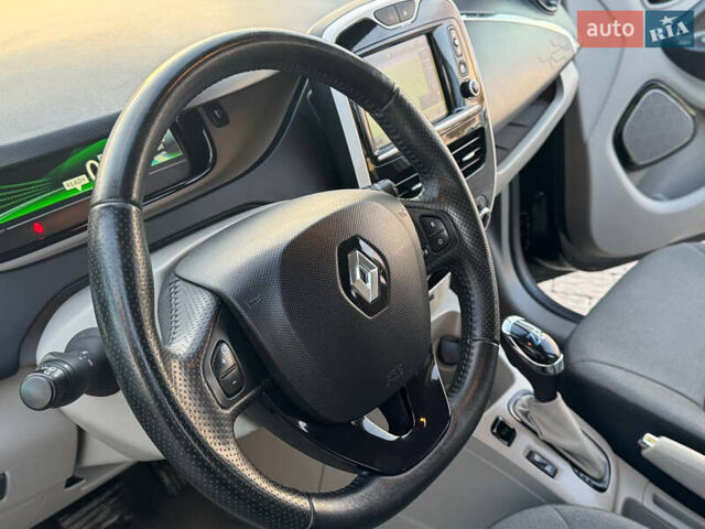 Черный Рено Зое, объемом двигателя 0 л и пробегом 89 тыс. км за 6700 $, фото 14 на Automoto.ua