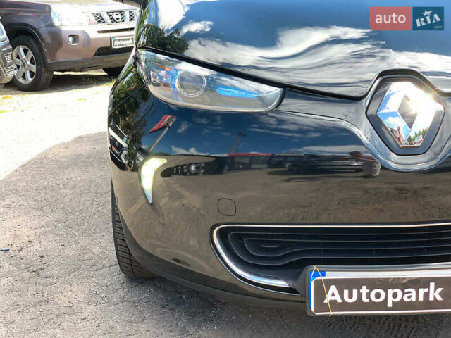 Черный Рено Зое, объемом двигателя 0 л и пробегом 125 тыс. км за 6330 $, фото 9 на Automoto.ua