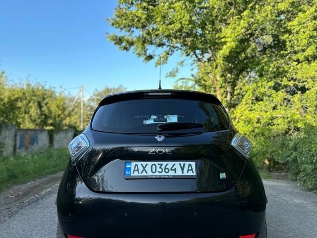 Черный Рено Зое, объемом двигателя 0 л и пробегом 87 тыс. км за 7500 $, фото 18 на Automoto.ua