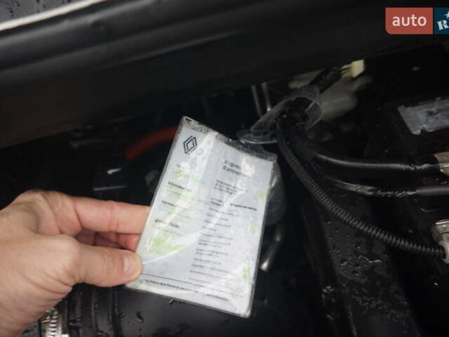 Черный Рено Зое, объемом двигателя 0 л и пробегом 45 тыс. км за 7555 $, фото 59 на Automoto.ua