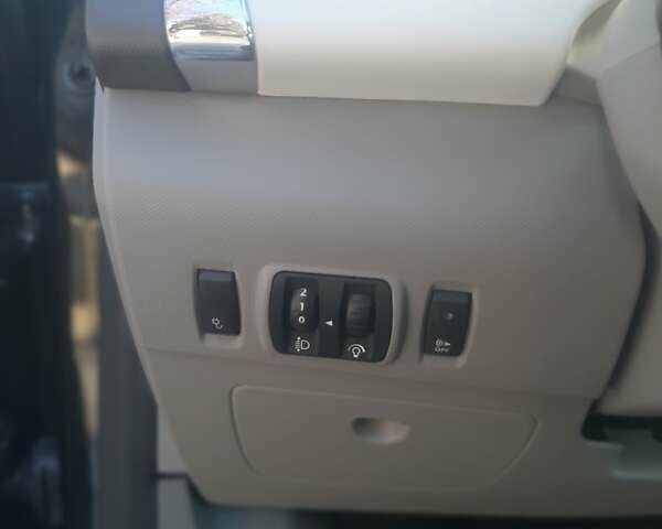 Черный Рено Зое, объемом двигателя 0 л и пробегом 99 тыс. км за 7250 $, фото 22 на Automoto.ua