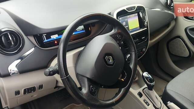 Черный Рено Зое, объемом двигателя 0 л и пробегом 97 тыс. км за 7650 $, фото 17 на Automoto.ua