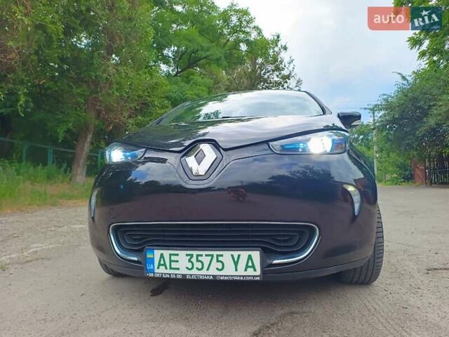 Черный Рено Зое, объемом двигателя 0 л и пробегом 100 тыс. км за 7800 $, фото 2 на Automoto.ua