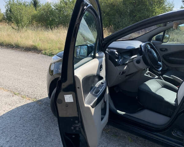 Черный Рено Зое, объемом двигателя 0 л и пробегом 86 тыс. км за 7500 $, фото 4 на Automoto.ua