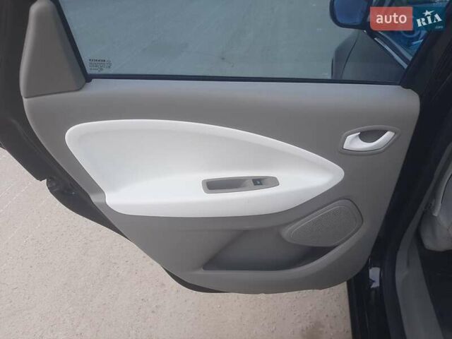 Чорний Рено Зое, об'ємом двигуна 0 л та пробігом 99 тис. км за 7350 $, фото 19 на Automoto.ua