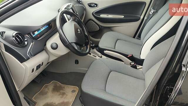 Черный Рено Зое, объемом двигателя 0 л и пробегом 97 тыс. км за 7650 $, фото 12 на Automoto.ua
