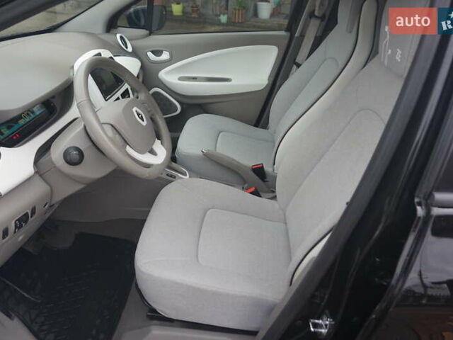 Черный Рено Зое, объемом двигателя 0 л и пробегом 45 тыс. км за 7555 $, фото 26 на Automoto.ua