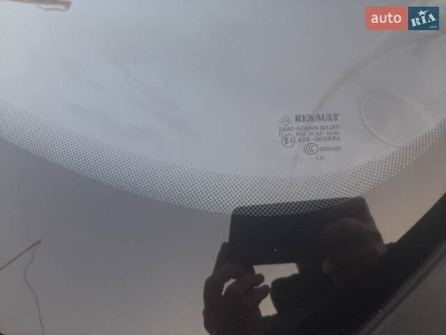 Черный Рено Зое, объемом двигателя 0 л и пробегом 99 тыс. км за 7250 $, фото 9 на Automoto.ua