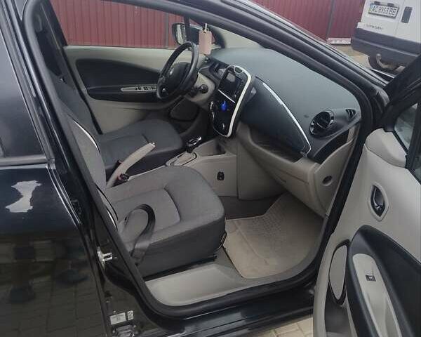 Черный Рено Зое, объемом двигателя 0 л и пробегом 174 тыс. км за 5999 $, фото 9 на Automoto.ua