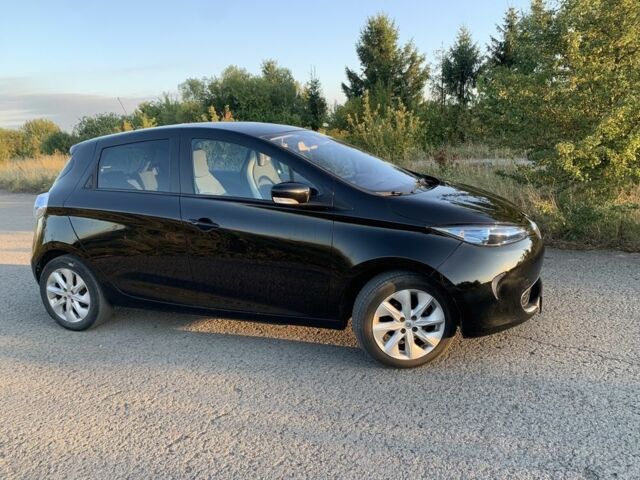 Черный Рено Зое, объемом двигателя 0 л и пробегом 86 тыс. км за 7500 $, фото 1 на Automoto.ua