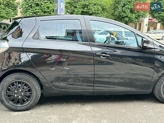 Черный Рено Зое, объемом двигателя 0 л и пробегом 68 тыс. км за 8400 $, фото 7 на Automoto.ua