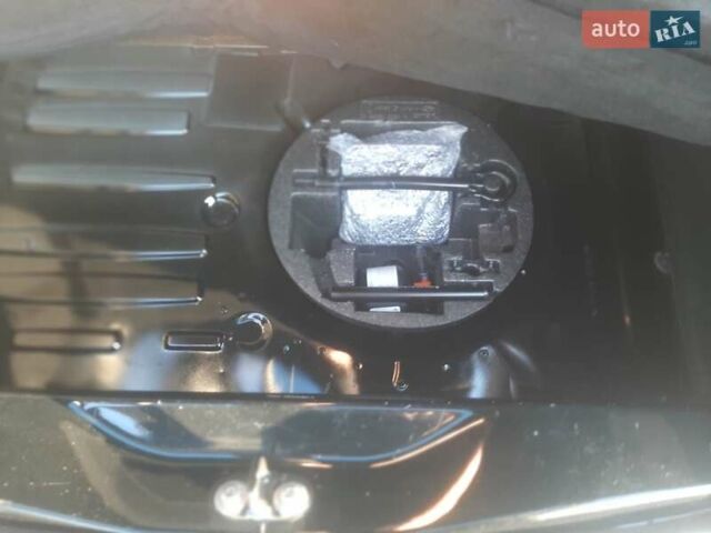 Черный Рено Зое, объемом двигателя 0 л и пробегом 99 тыс. км за 7250 $, фото 20 на Automoto.ua