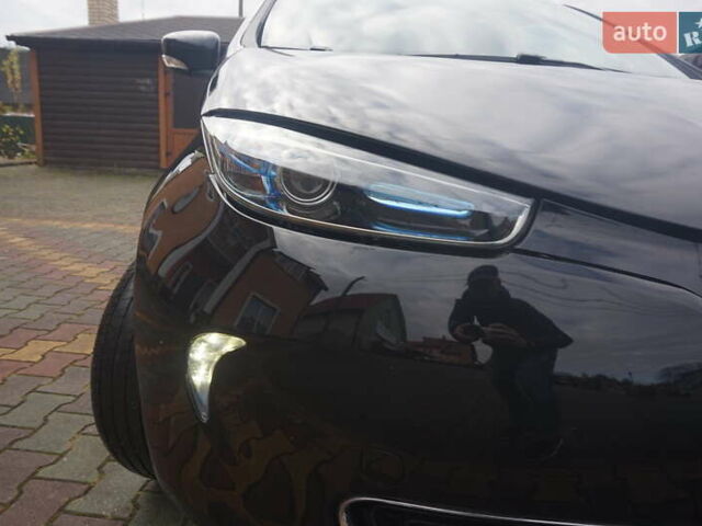 Черный Рено Зое, объемом двигателя 0 л и пробегом 45 тыс. км за 7555 $, фото 21 на Automoto.ua