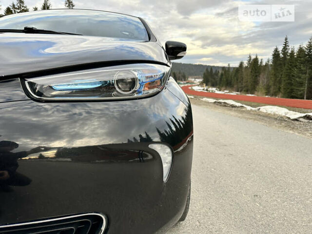 Черный Рено Зое, объемом двигателя 0 л и пробегом 95 тыс. км за 7000 $, фото 9 на Automoto.ua