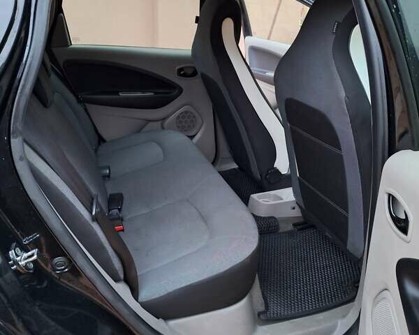 Черный Рено Зое, объемом двигателя 0 л и пробегом 114 тыс. км за 7000 $, фото 13 на Automoto.ua