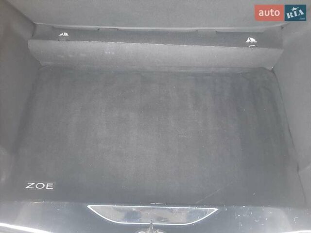 Чорний Рено Зое, об'ємом двигуна 0 л та пробігом 99 тис. км за 7350 $, фото 18 на Automoto.ua