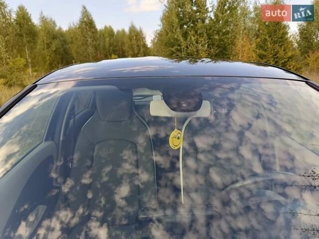 Черный Рено Зое, объемом двигателя 0 л и пробегом 99 тыс. км за 7550 $, фото 5 на Automoto.ua