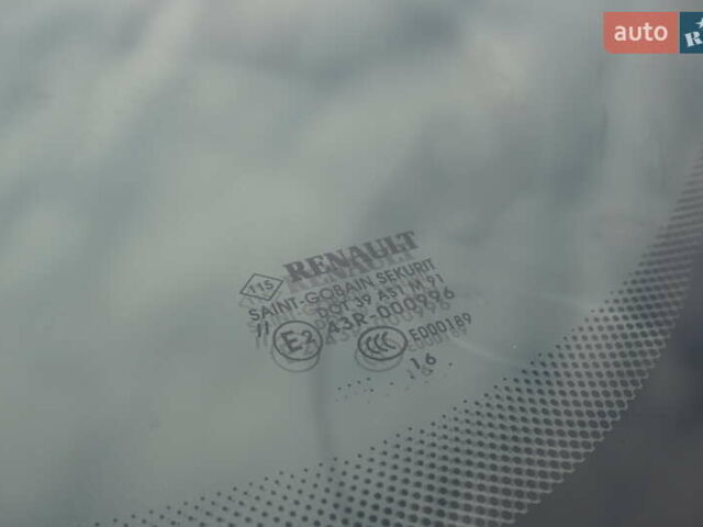 Черный Рено Зое, объемом двигателя 0 л и пробегом 45 тыс. км за 7555 $, фото 61 на Automoto.ua