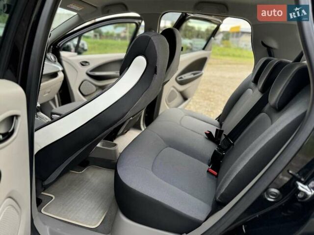 Чорний Рено Зое, об'ємом двигуна 0 л та пробігом 82 тис. км за 6300 $, фото 43 на Automoto.ua