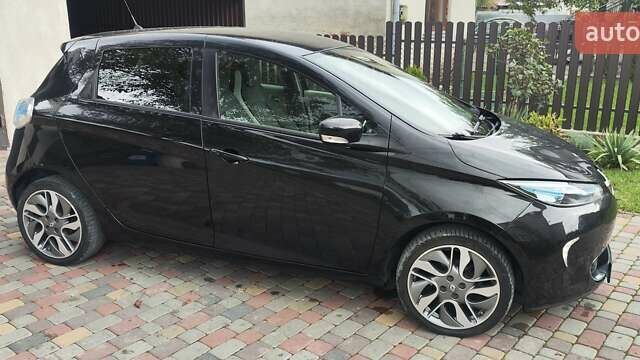 Черный Рено Зое, объемом двигателя 0 л и пробегом 97 тыс. км за 7650 $, фото 4 на Automoto.ua
