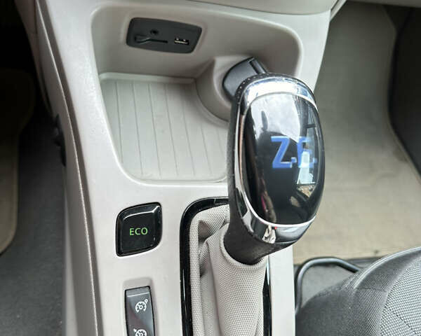 Черный Рено Зое, объемом двигателя 0 л и пробегом 68 тыс. км за 8400 $, фото 26 на Automoto.ua