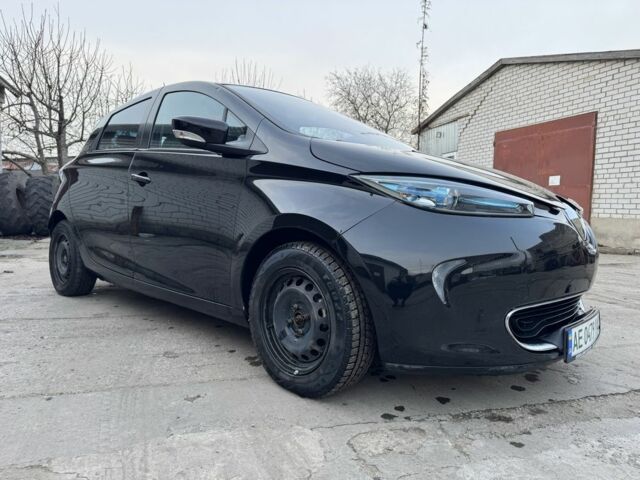 Черный Рено Зое, объемом двигателя 0 л и пробегом 92 тыс. км за 6600 $, фото 5 на Automoto.ua