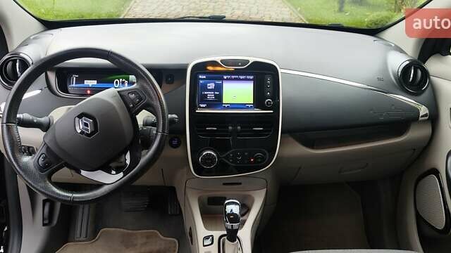 Черный Рено Зое, объемом двигателя 0 л и пробегом 97 тыс. км за 7650 $, фото 21 на Automoto.ua