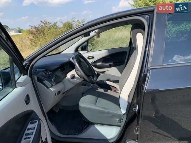 Черный Рено Зое, объемом двигателя 0 л и пробегом 86 тыс. км за 7500 $, фото 26 на Automoto.ua