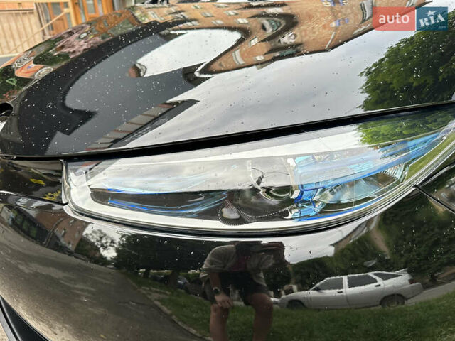 Черный Рено Зое, объемом двигателя 0 л и пробегом 68 тыс. км за 8400 $, фото 5 на Automoto.ua